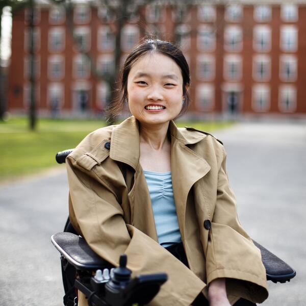 Melissa Shang in an outdoor setting on campus